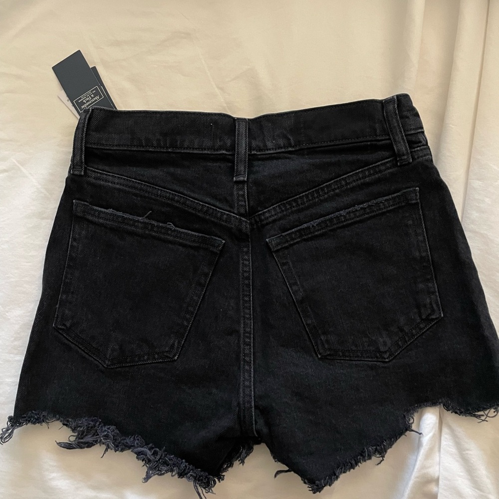 Abercombie The Mom Short High Rise SIZE 24